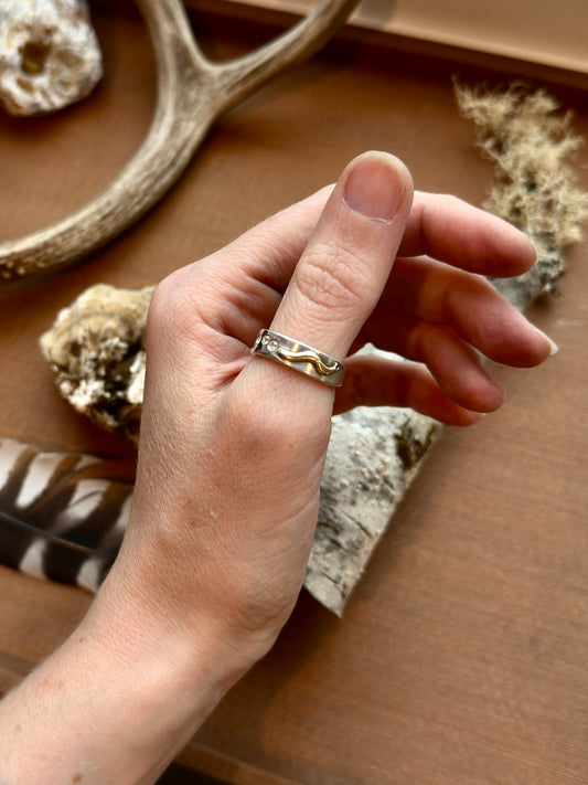 Banana Slug Ring with Sapphire Slime | Size 7.75