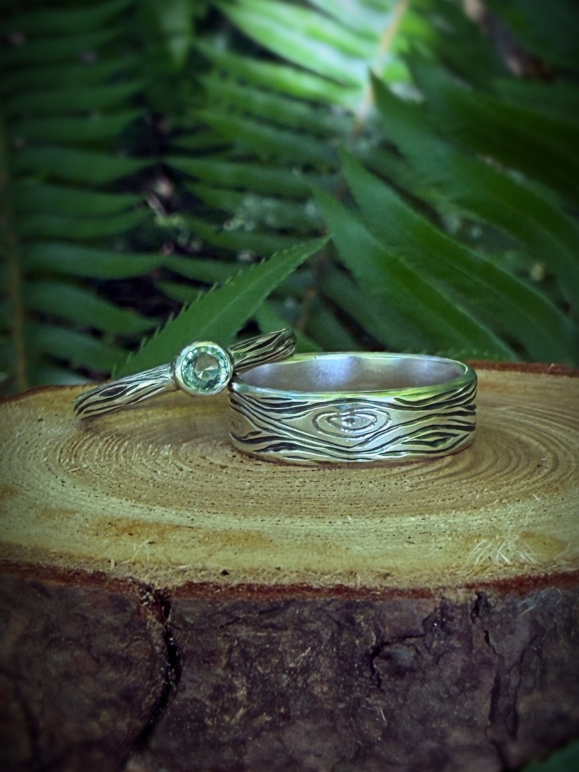 Green Garnet Wood Grain Ring | Size 6.25
