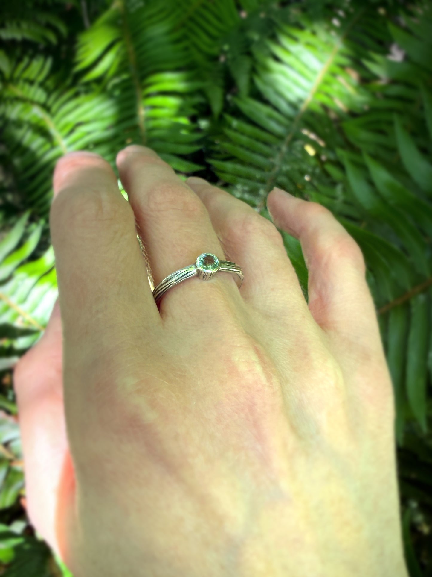 Green Garnet Wood Grain Ring | Size 6.25