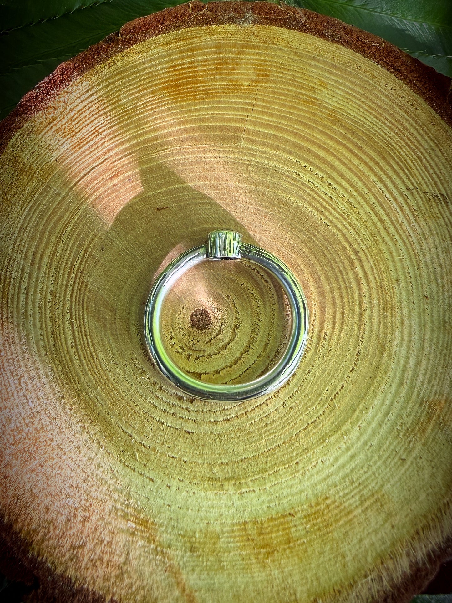 Green Garnet Wood Grain Ring | Size 6.25